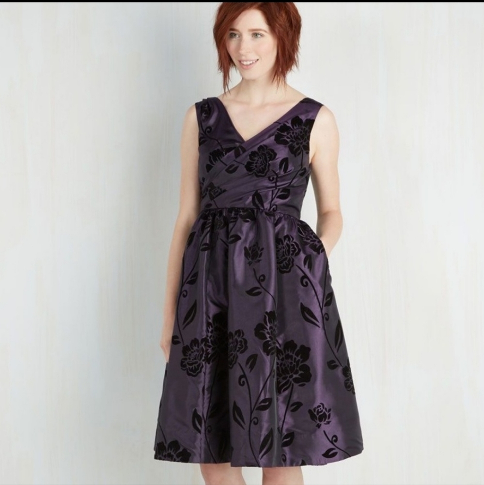 Modcloth Fit and Flare Dark Purple with Black Velvet Roses Size 2X (20-22)